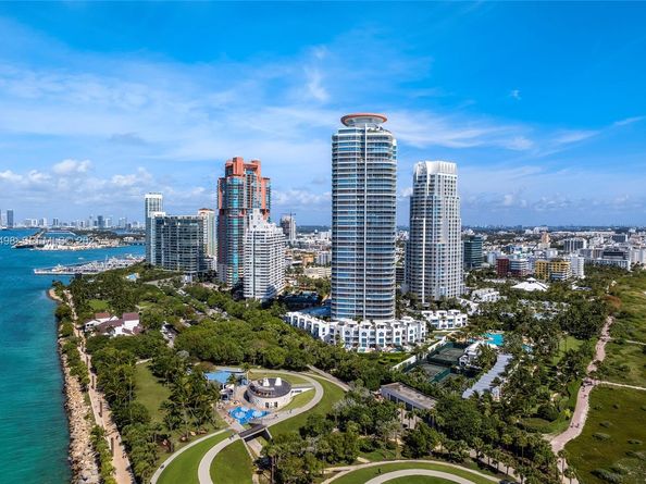 100 S Pointe Dr TH13, Miami Beach FL 33139