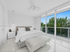 100 S Pointe Dr TH13, Miami Beach FL 33139