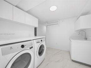 100 S Pointe Dr TH13, Miami Beach FL 33139