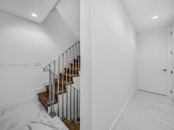 100 S Pointe Dr TH13, Miami Beach FL 33139