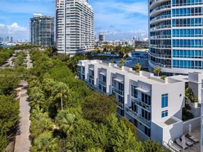 100 S Pointe Dr TH13, Miami Beach FL 33139