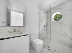 100 S Pointe Dr TH13, Miami Beach FL 33139