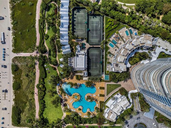 100 S Pointe Dr TH13, Miami Beach FL 33139