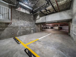 100 S Pointe Dr TH13, Miami Beach FL 33139