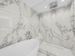 100 S Pointe Dr TH13, Miami Beach FL 33139