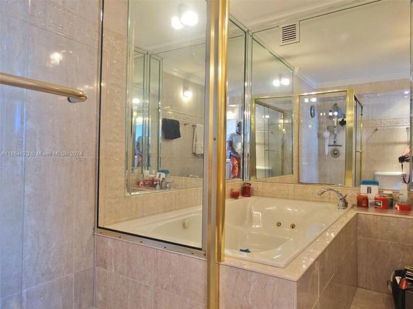 7135 Collins Ave 1215, Miami Beach FL 33141
