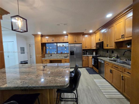 6571 Park St, Hollywood FL 33024