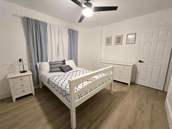 6571 Park St, Hollywood FL 33024