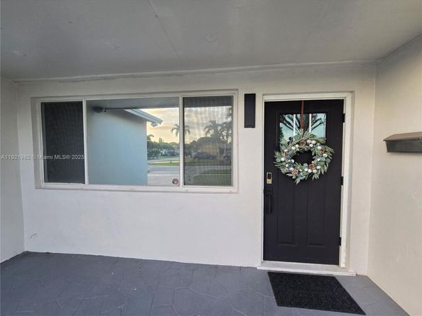 6571 Park St, Hollywood FL 33024