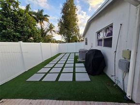 6571 Park St, Hollywood FL 33024