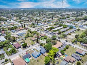 4029 SW 22nd St, West Park FL 33023