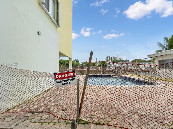 8001 Crespi Blvd 4B, Miami Beach FL 33141