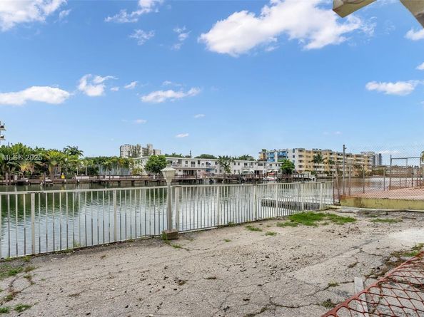 8001 Crespi Blvd 4B, Miami Beach FL 33141