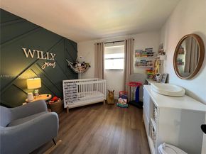 8425 NW 8th St 406, Miami FL 33126