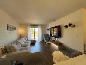 8425 NW 8th St 406, Miami FL 33126