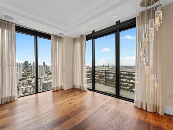 460 NE 28th St 4104, Miami FL 33137