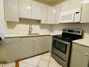 1238 SW 4th St, Miami FL 33135