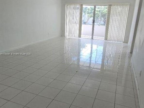 1450 NE 191st St 205, Miami FL 33179