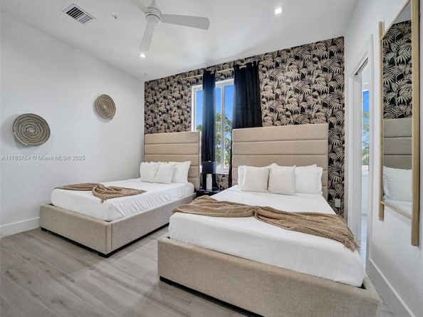 1220-1226 NE 15th Ave, Fort Lauderdale FL 33304
