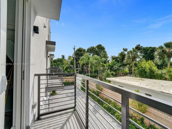 1220-1226 NE 15th Ave, Fort Lauderdale FL 33304