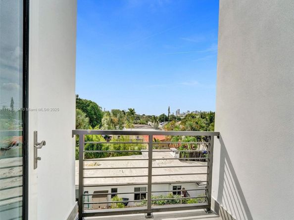 1220-1226 NE 15th Ave, Fort Lauderdale FL 33304