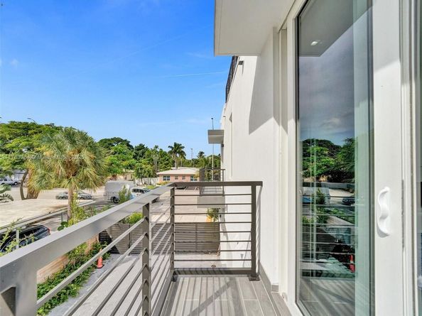 1220-1226 NE 15th Ave, Fort Lauderdale FL 33304