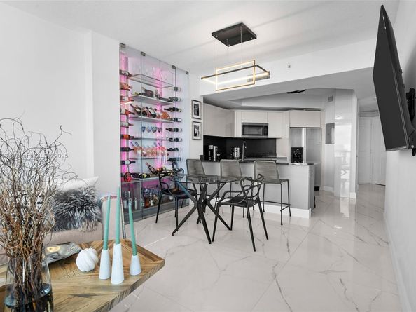 480 NE 30th St 904, Miami FL 33137