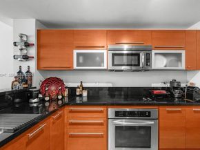 253 NE 2nd St 1007, Miami FL 33132