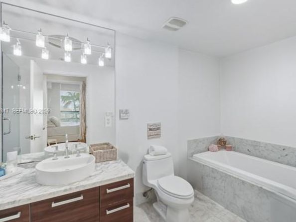 253 NE 2nd St 1007, Miami FL 33132