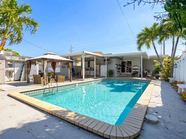 351 E 13th St, Hialeah FL 33010