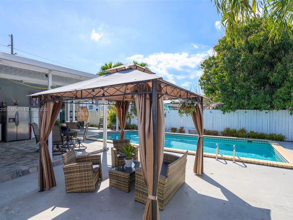 351 E 13th St, Hialeah FL 33010