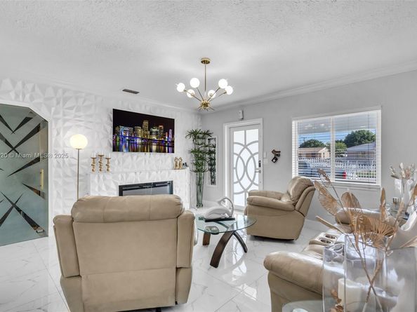 351 E 13th St, Hialeah FL 33010