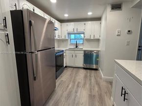 8962 S Hollybrook Blvd 202, Pembroke Pines FL 33025