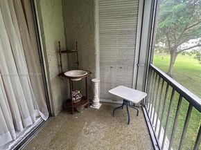 8962 S Hollybrook Blvd 202, Pembroke Pines FL 33025