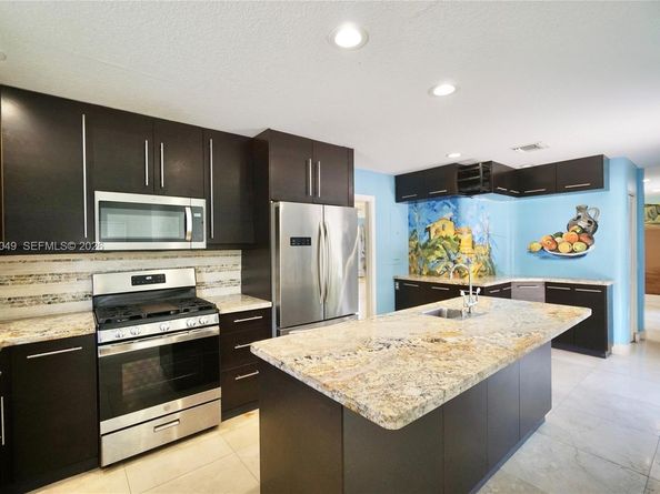 851 N 11th Ave, Hollywood FL 33019