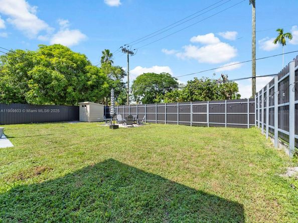 951 NE 155th Ter, North Miami Beach FL 33162