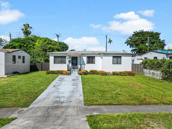 951 NE 155th Ter, North Miami Beach FL 33162
