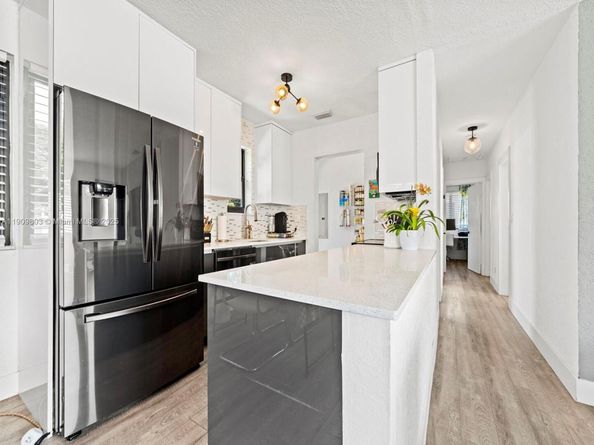 951 NE 155th Ter, North Miami Beach FL 33162