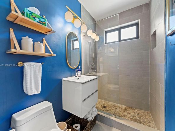 951 NE 155th Ter, North Miami Beach FL 33162