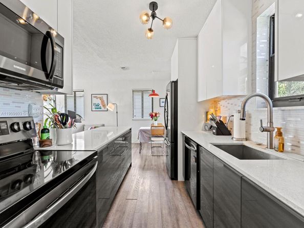 951 NE 155th Ter, North Miami Beach FL 33162