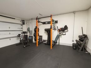 1216 Bayview Cir, Weston FL 33326
