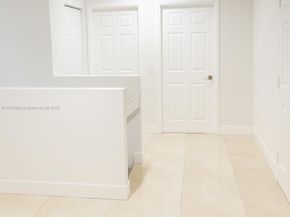 1216 Bayview Cir, Weston FL 33326