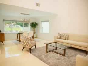 1216 Bayview Cir, Weston FL 33326