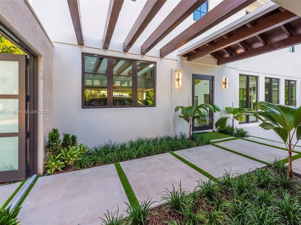 638 Escobar Ave, Coral Gables FL 33134