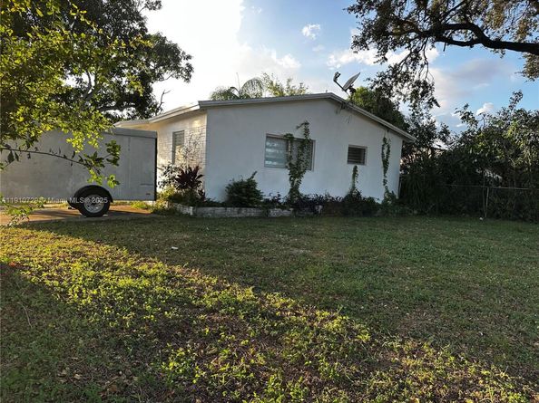 6901 Thomas St, Hollywood FL 33024