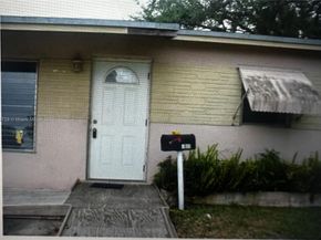6901 Thomas St, Hollywood FL 33024
