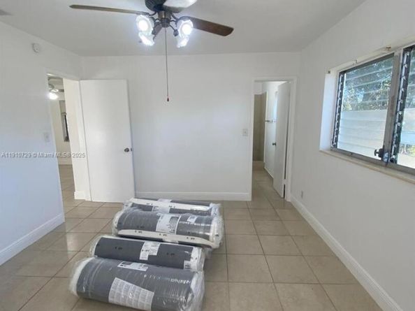 6901 Thomas St, Hollywood FL 33024