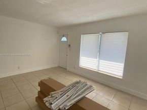 6901 Thomas St, Hollywood FL 33024