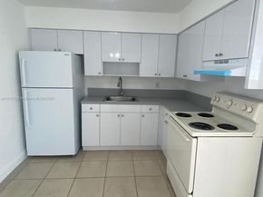 6901 Thomas St, Hollywood FL 33024