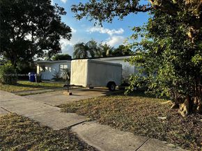 6901 Thomas St, Hollywood FL 33024